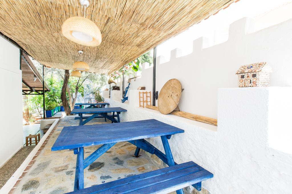 Zakkum Pansiyon Kaş Exterior foto