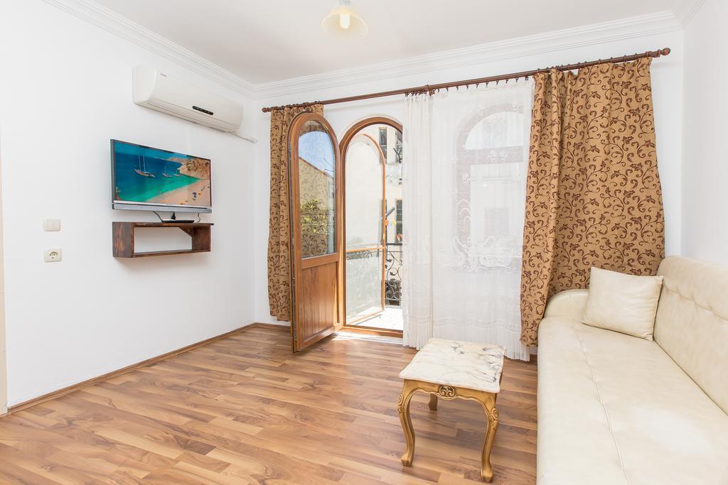 Zakkum Pansiyon Kaş Exterior foto